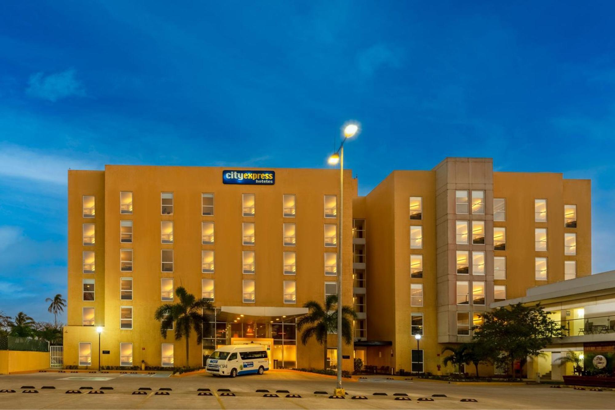 City Express By Marriott Paraíso المظهر الخارجي الصورة